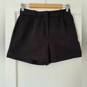 Zara black suit shirt shorts. Used only 3 times. Size S.
